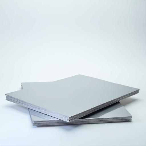 Bunke med blanke aluminiumsplater